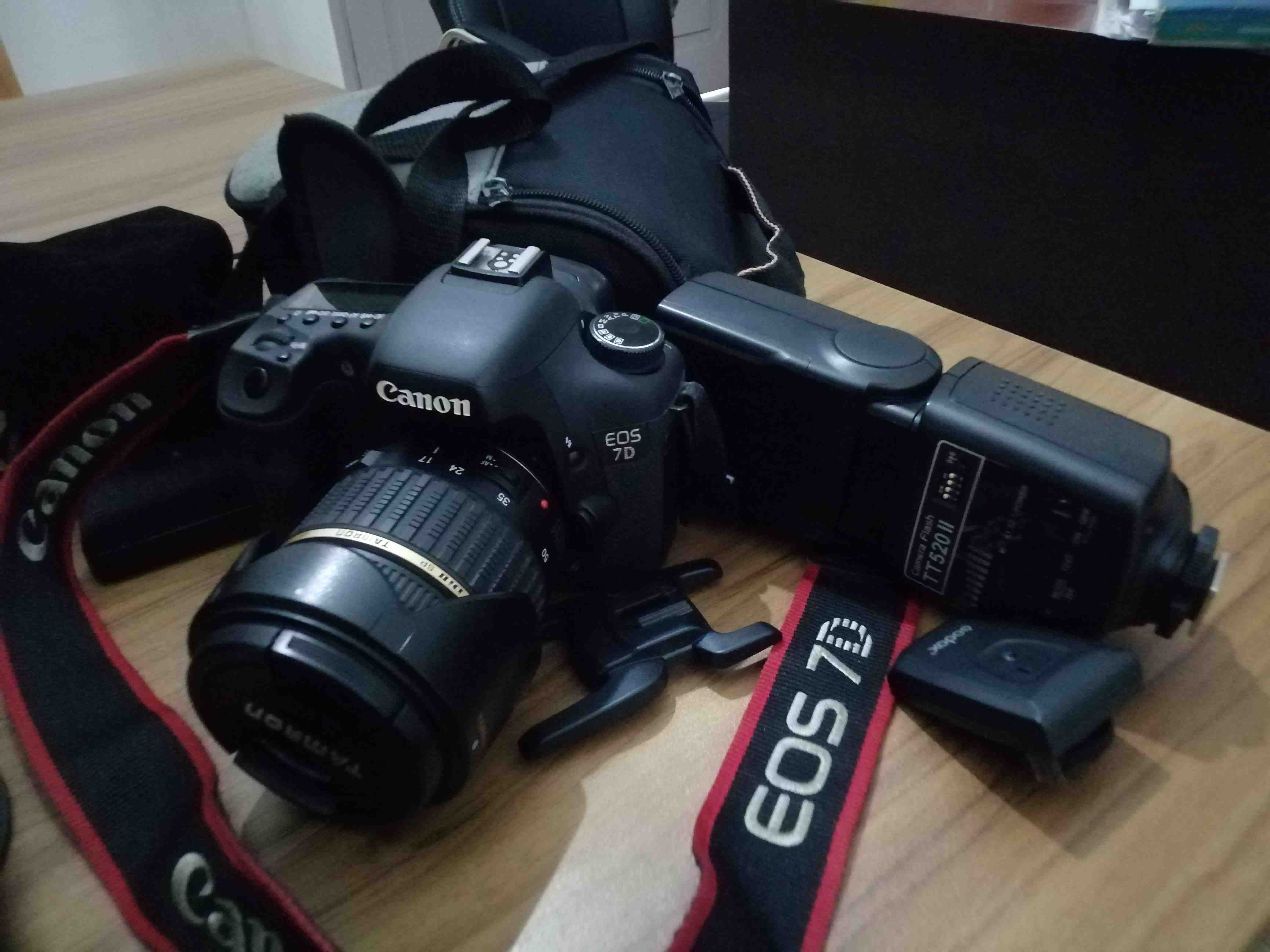 Appareils photos et Caméras Location objectif Canon 7d + flash + carte