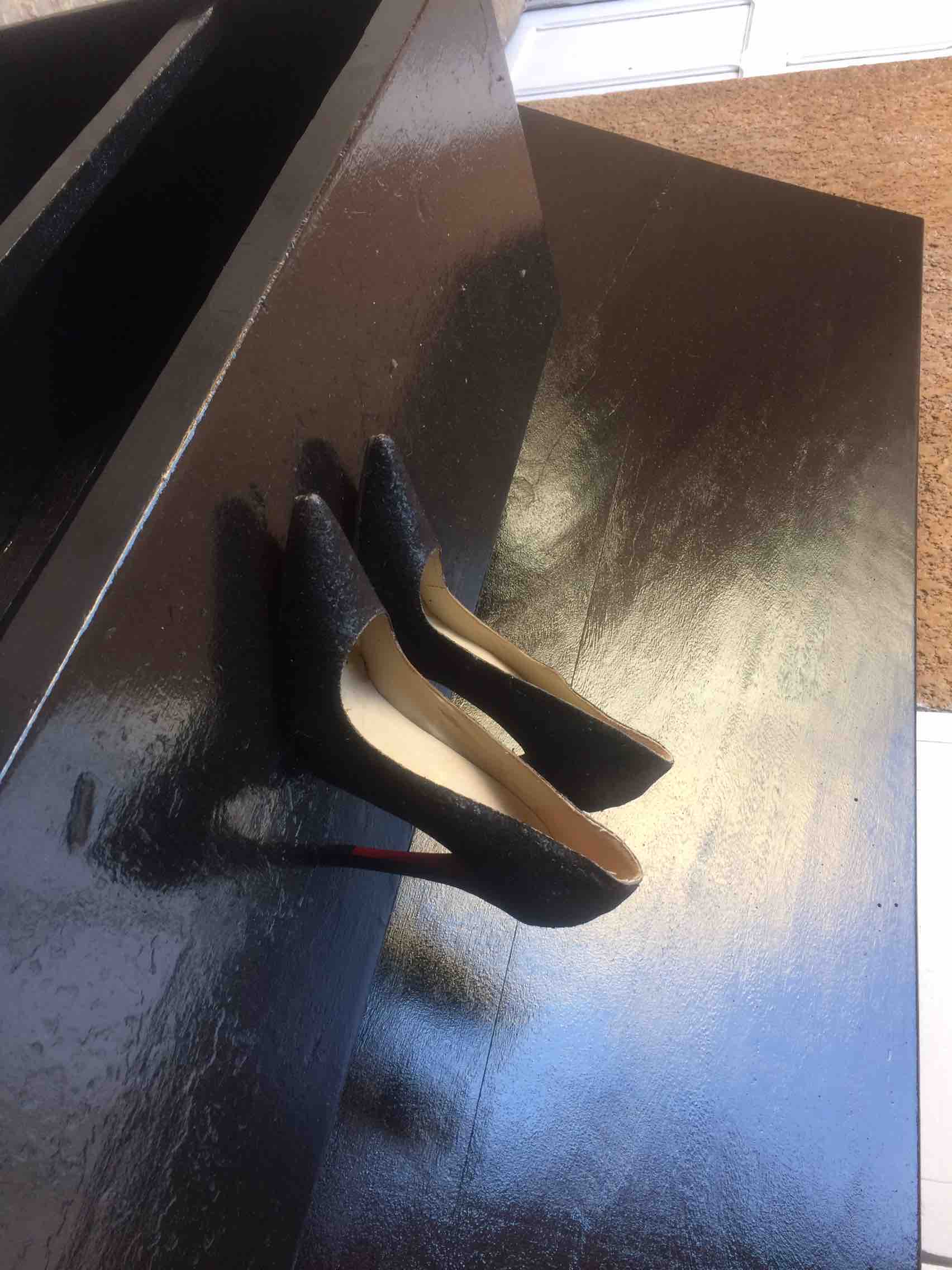 louboutin siege social tel louboutin siege social tel