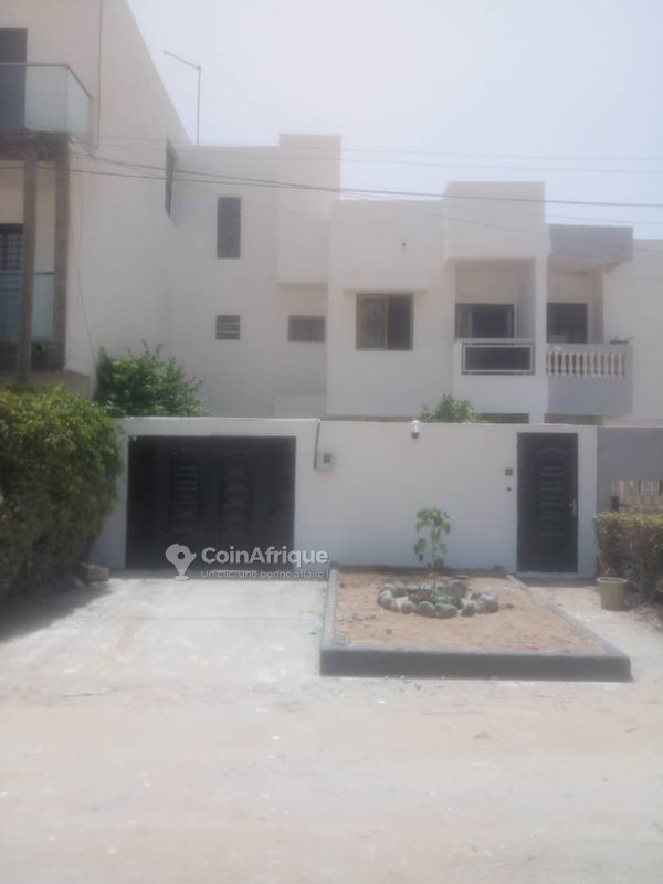 Villas Location Villa 5 pièces MermozSacréCœur au Sénégal