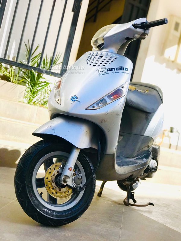 Motos & Scooters Piaggio Zip 4T 2019 neufs et occasions au Sénégal