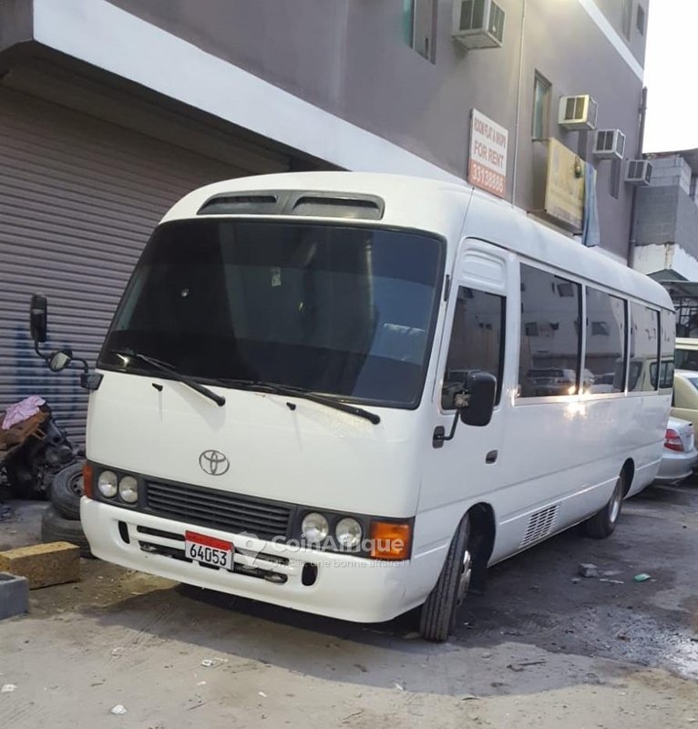 Camions & Bus Toyota Coaster vip neufs et occasions au Cameroun