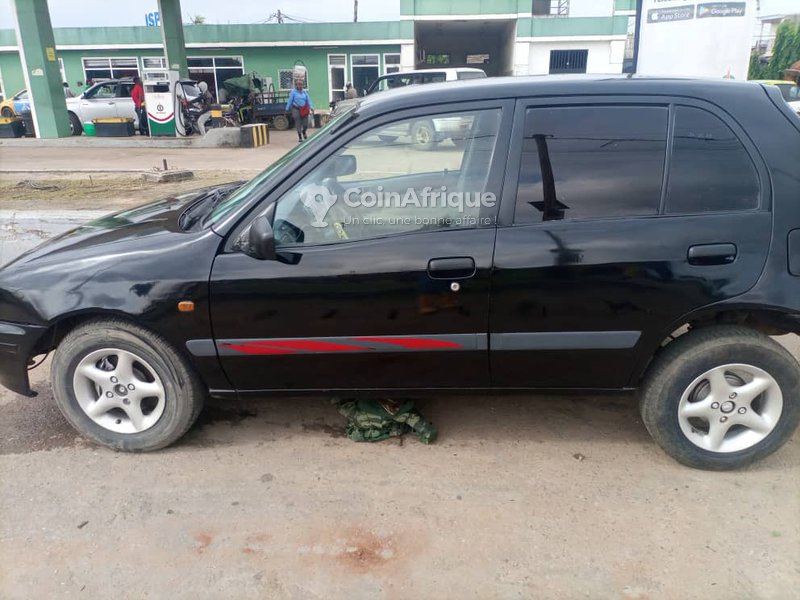 Voitures Toyota Starlet 2005 neufs et occasions au Cameroun