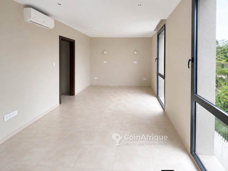Location appartement 3 pièces - Cocody danga — photo 2