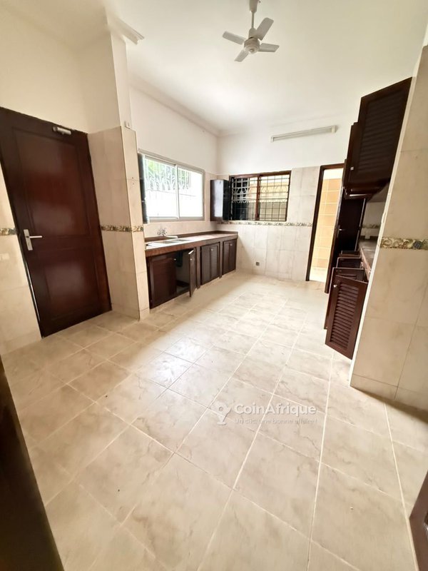 Location villa duplex 6 pièces à Angre 7e tranche — photo 5
