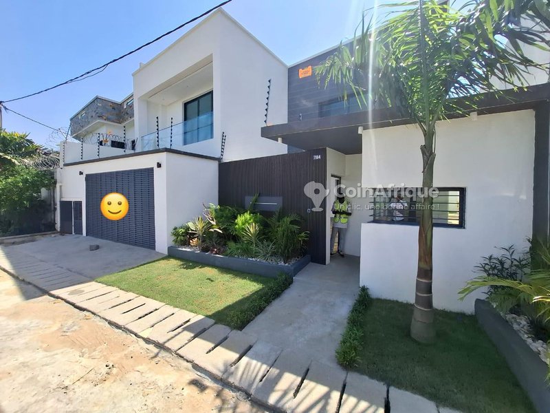 Location villa duplex standing 6 pièces + dépendance - Cocody Riviera cité synacascy — photo 2
