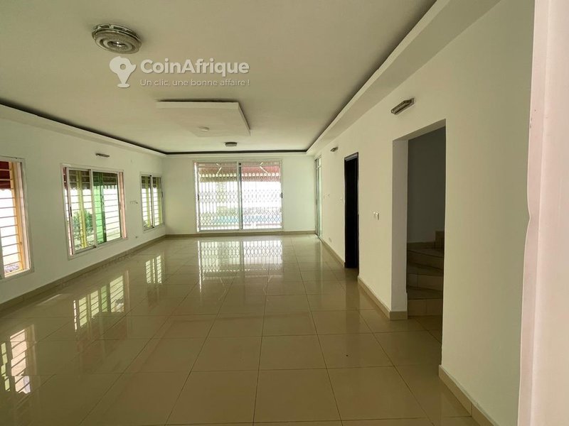 Location villa duplex de standing 6 pièces + piscine - cocody 2 plateaux 8eme tranche cité arcade — photo 2