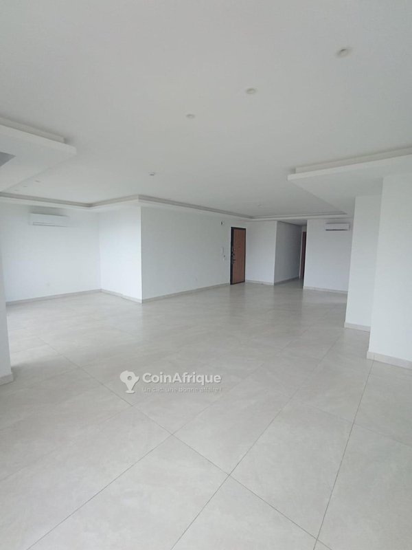 location appartement de standing 5 pièces + piscine - cocody riviera m'badon — photo 2
