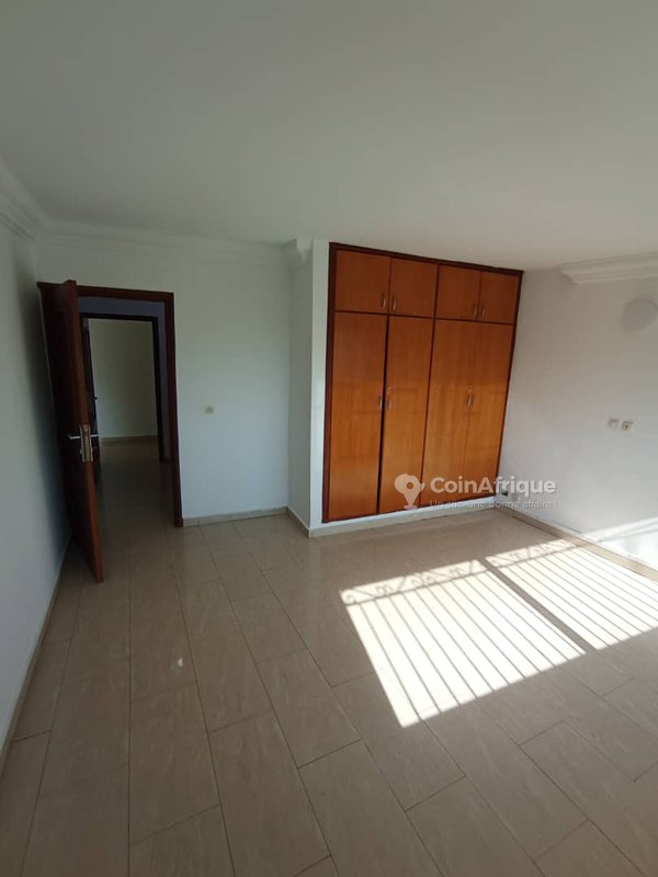 Location appartement 2 pièces à Cocody 2 Plateaux 8eme Tranche — photo 2