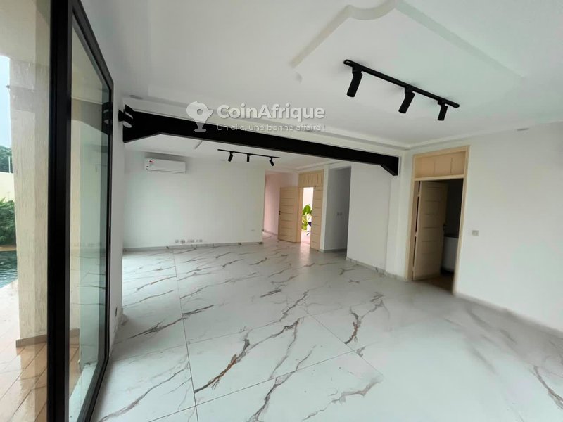 Location villa 6 pièces - Mbadon — photo 2