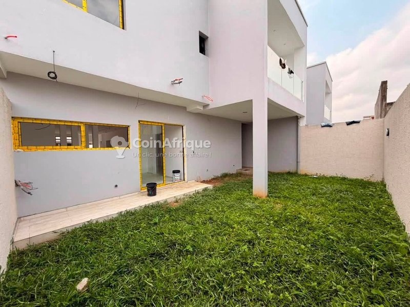 Vente villa duplex haut standing a bingerville — photo 2