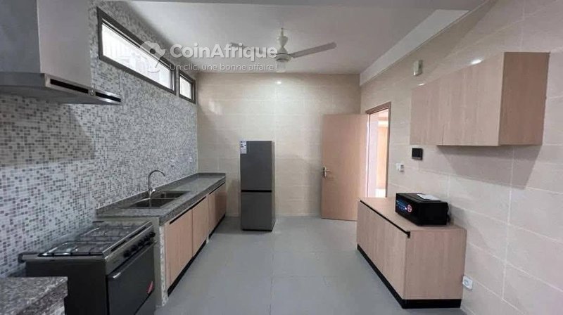 location appartement de haut standing 3 pièces + piscine commune - cocody riviera 2 — photo 2