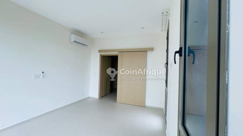 location appartement de haut standing 3 pièces + piscine commune - cocody riviera 2 — photo 5