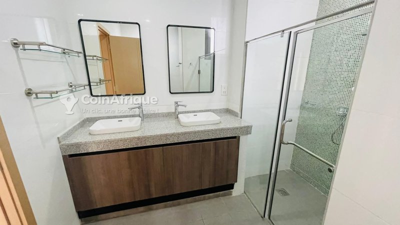location appartement de haut standing 4 pièces + piscine commune - cocody riviera 2 — photo 5