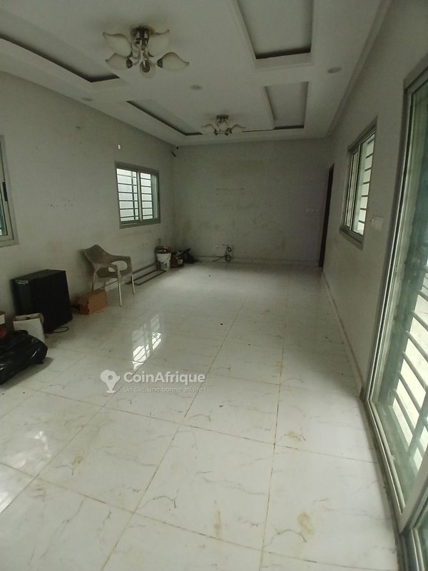 Vente villa 4 pièces à Cocody angré nouveau chu — photo 3
