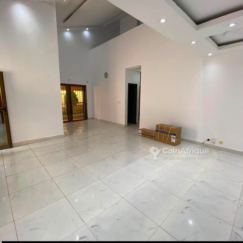 Location villa duplex 4 pièces - Cocody Riviera — photo 3
