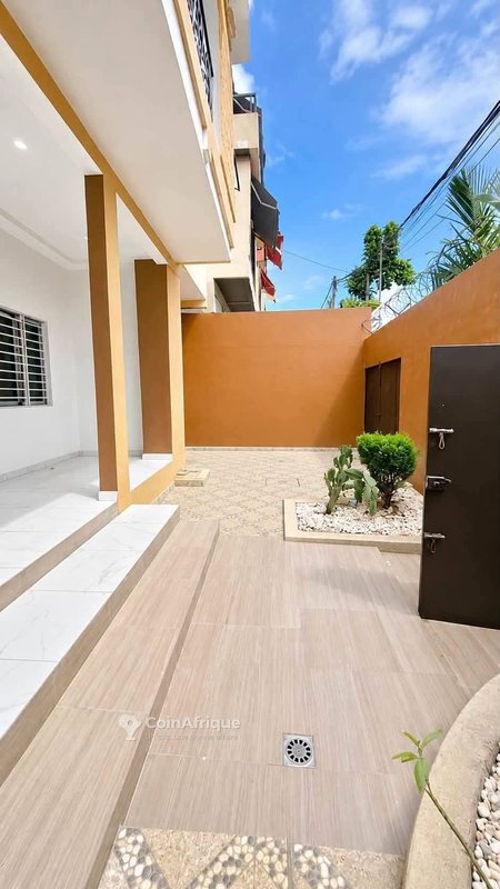 Location villa duplex de 6 pièces à cocody angre nouveau chu non loin de la pharmacie val-d'oise — photo 3