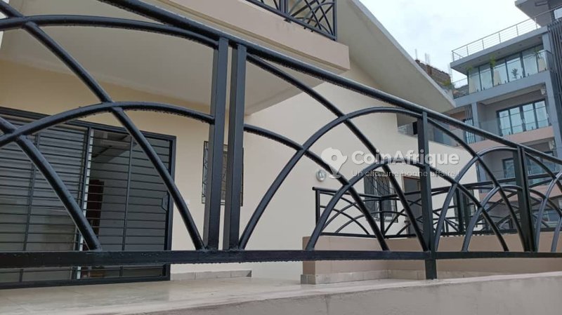 Location villa 6 pièces Cocody a Angré cnps 9ème tranche — photo 4