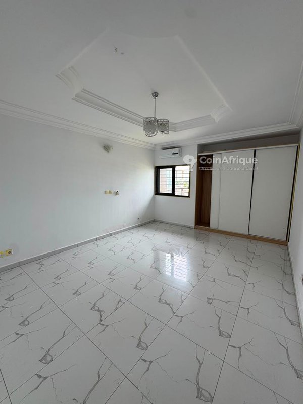 location appartement de standing 4 pièces - cocody 2 plateaux farandole — photo 3