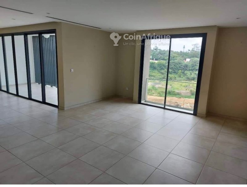 location appartements 3 pièces - cocody danga — photo 4