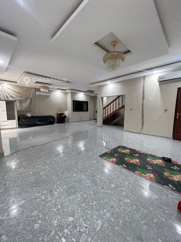 À louer un duplex 5pièces a Angré nouveau chu accès bitumé — photo 2