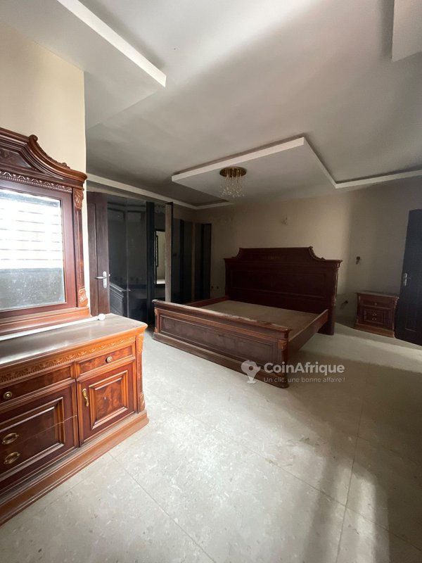 À louer un duplex 5pièces a Angré nouveau chu accès bitumé — photo 4