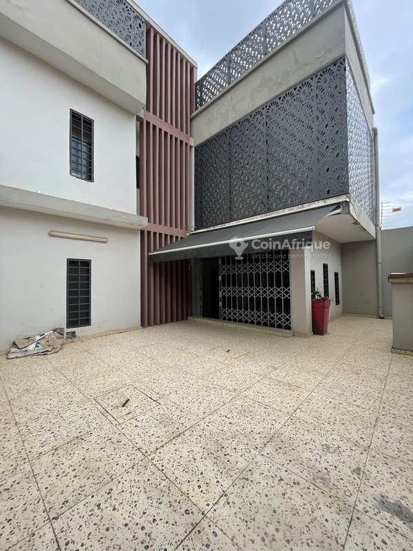 À louer un duplex 5pièces a Angré nouveau chu accès bitumé — photo 5