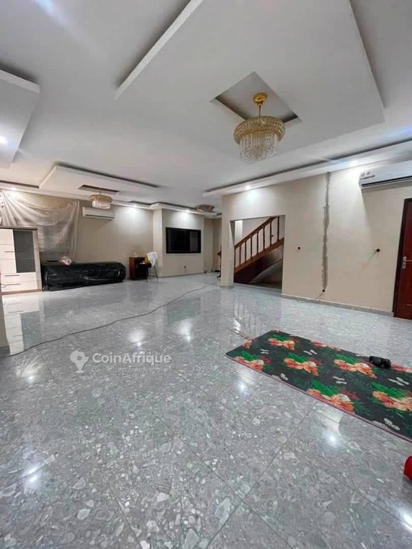 Location villa duplex 5 pièces - Cocody angre nouveau chu djorobite idéal pour bureau comme habitation — photo 2