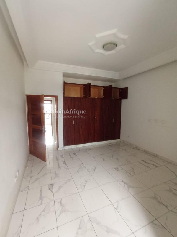 Location appartement de standing 3 pièces - cocody 2 plateaux 7eme tranche — photo 2