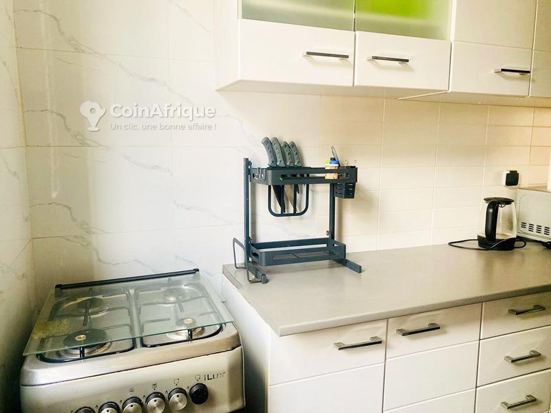 Location appartement meublé de standing 3 pièces - cocody saint jean — photo 5