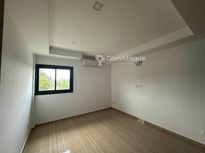 Location appartement 4 pièces à Cocody centre — photo 3