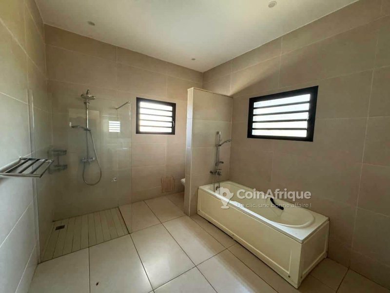 Location villa duplex 9 pièces à la riviera Attoban — photo 5