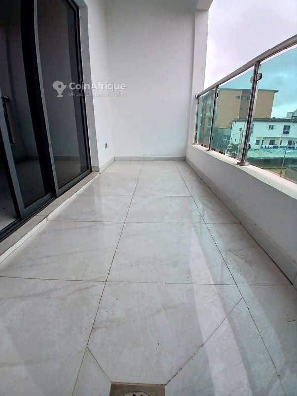 Location appartement 3 pièces - Cocody angrè nouveau chu — photo 3