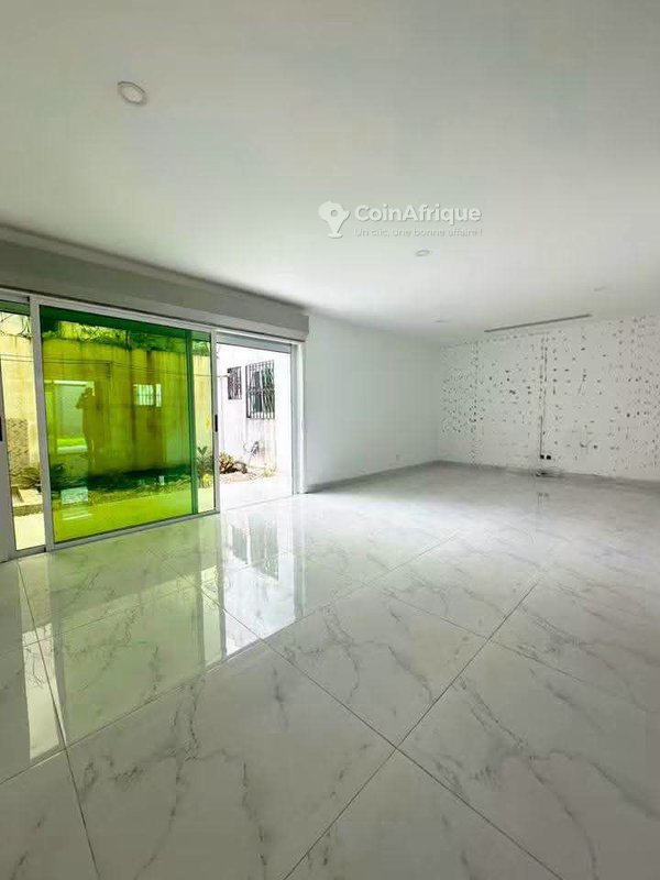 ‎location villa duplex 4 pièces Cocody Riviera 4 Synacassi 2 — photo 2