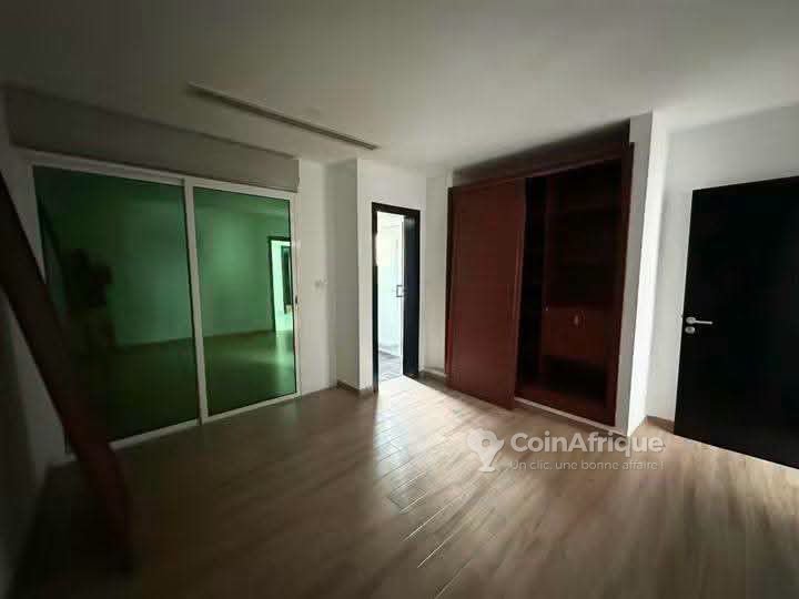 ‎location villa duplex 4 pièces Cocody Riviera 4 Synacassi 2 — photo 5