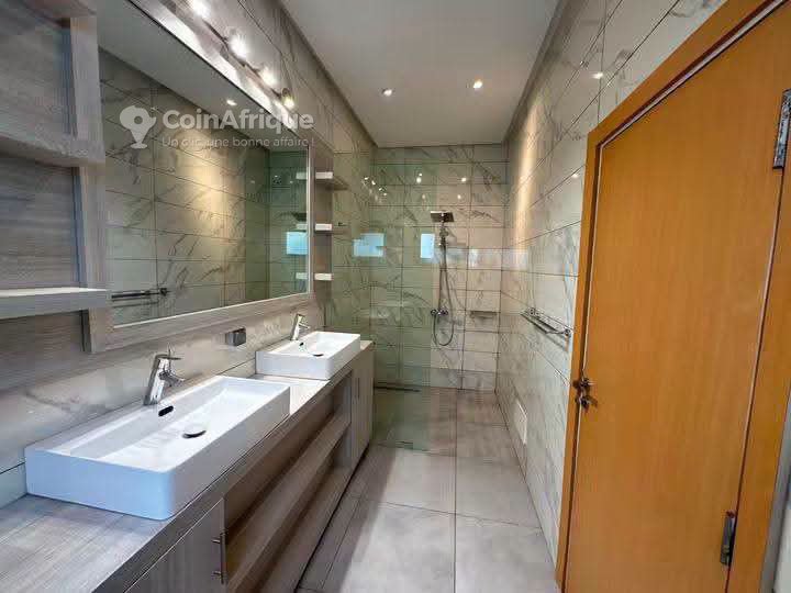 Location villa duplex 7 pièces avec piscine | Riviera golf 4 cité terre afrique — photo 5