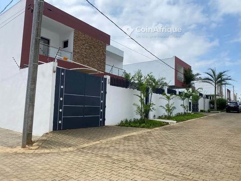 Location villa 6 pièces Cocody angré djorobité — photo 2
