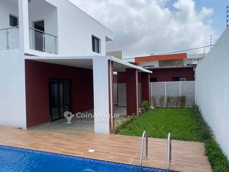 Location villa 6 pièces Cocody angré djorobité — photo 3