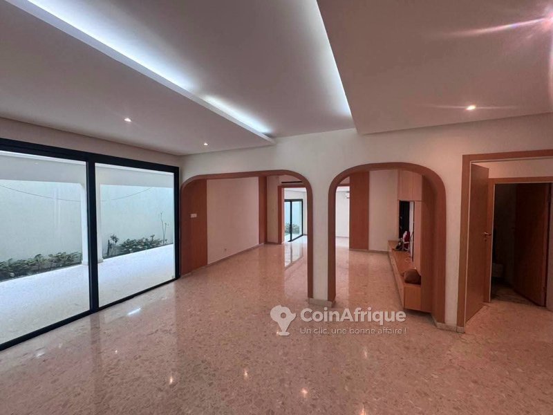 Location villa 6 pièces - Cocody Rivièra — photo 4