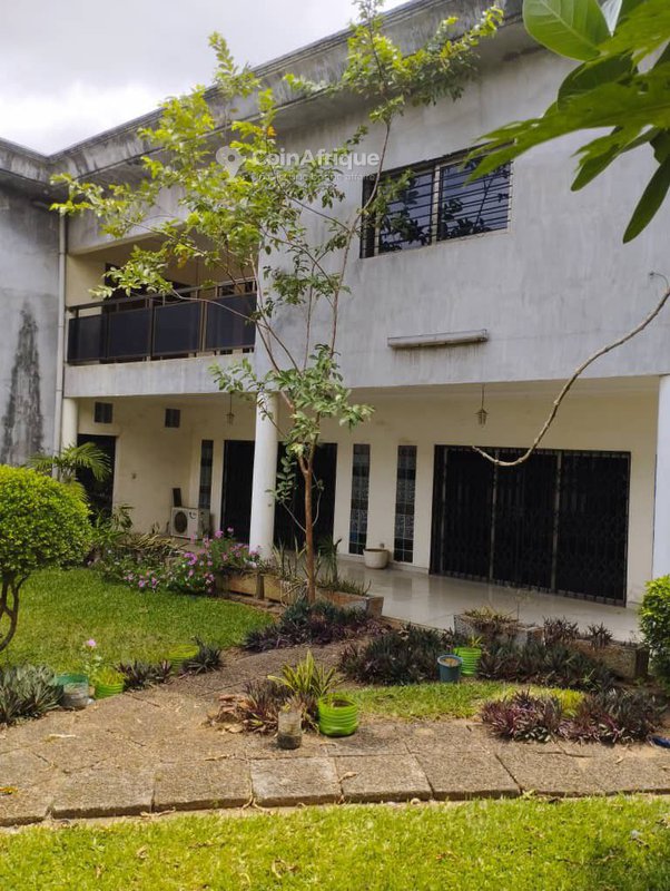 Location villa 15 pièces à Cocody — photo 2