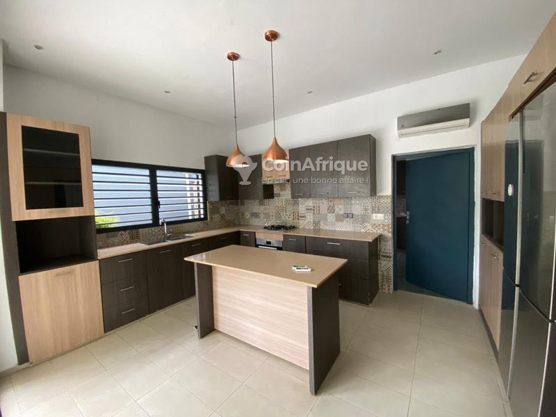 Location villa 8 pièces à Riviera 4 — photo 2