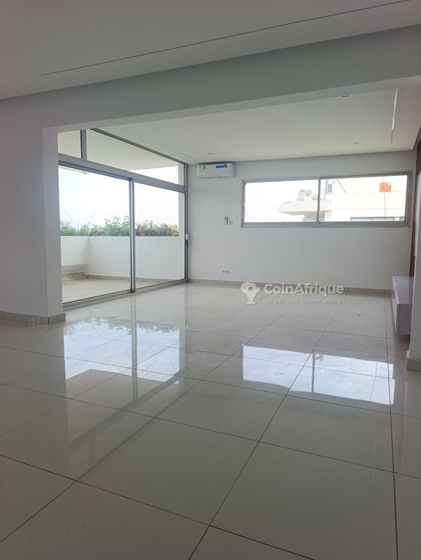 Location appartement 5 pièces - Rivièra — photo 4