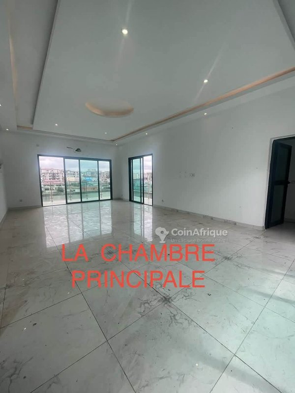 Location villa 6 pièces à Cocody Angre 8eme Tranche — photo 3