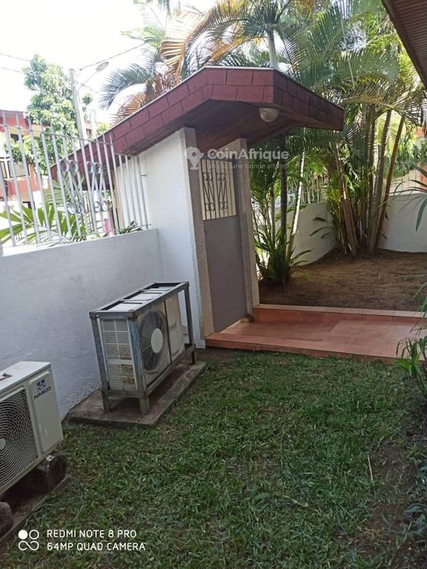 Location villa duplex de 6 pièces à cocody angre 8eme tranche cité soleil 1 — photo 2