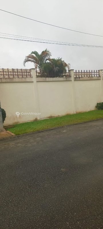 Vente villa basse 7 pièces - Cocody 2plateaux les valons derrière le 12eme arrondissement dans une cité — photo 5
