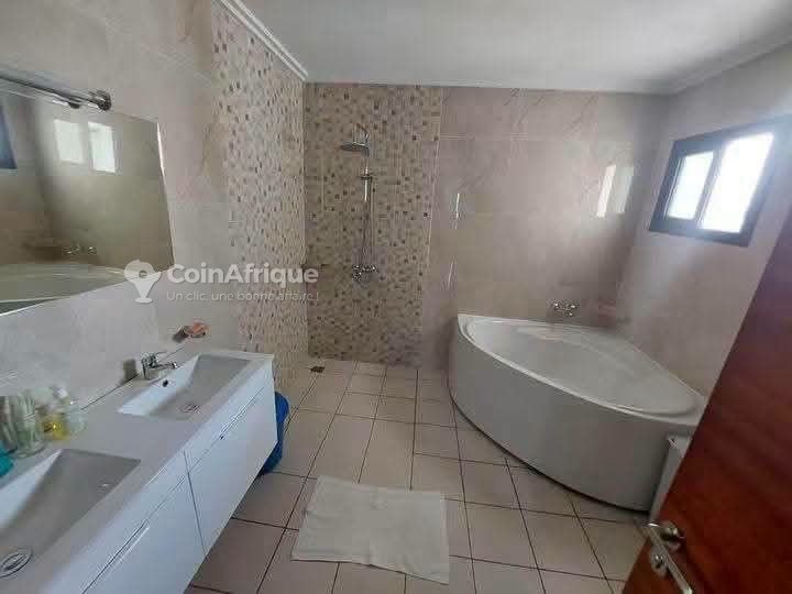 Location villa duplex 6pièces - Cocody angre nouveau chu cité équinoxe — photo 5