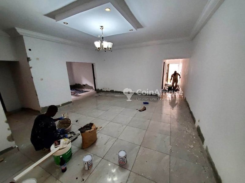 Location villa duplex de 6 pièces à cocody angre nouveau chu dans une cité — photo 2
