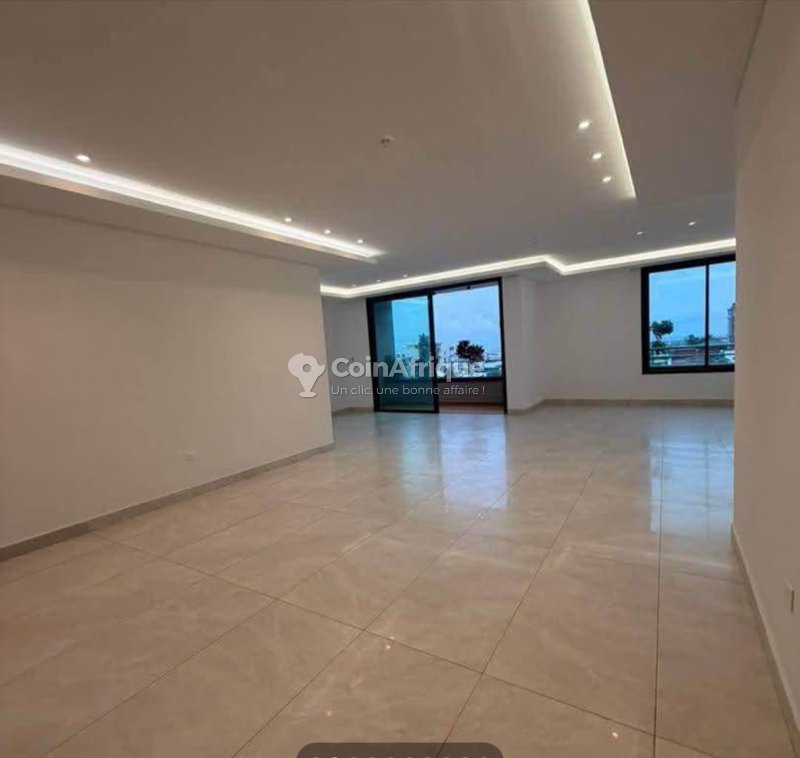 Location appartement 5 pièces à m'babon — photo 4