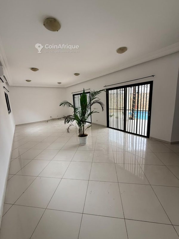 ocation villa avec piscine à Cocody Riviera 4 — photo 2