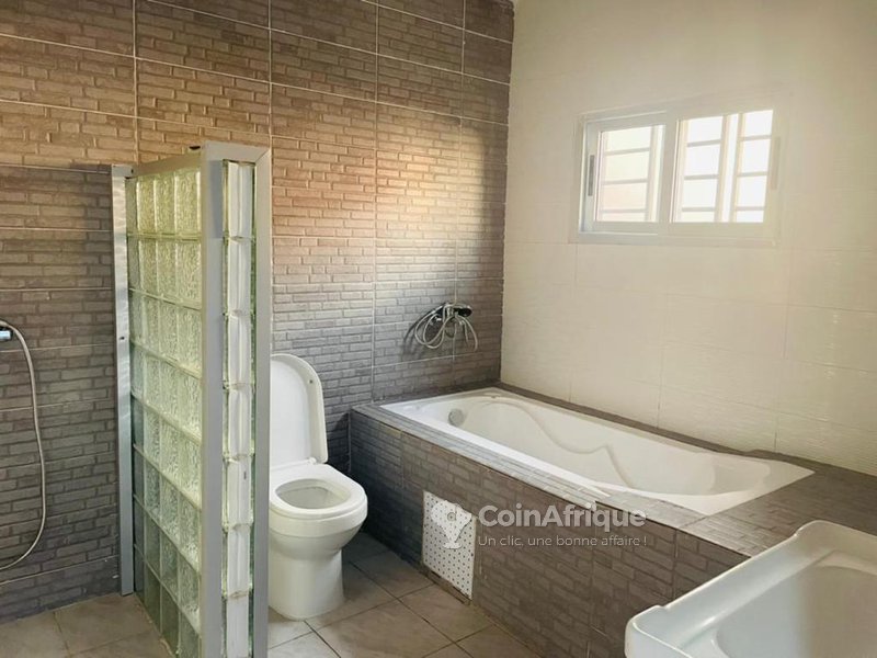 Location villa duplex 6 pièces - Cocody riviera abatta — photo 4
