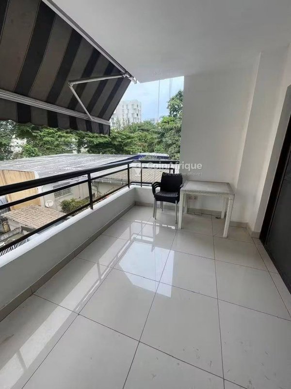 Vente appartement 3 pièces - Marcory zone 4 — photo 2